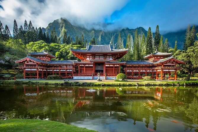 Hidden Gems of Oahu Circle Island Tour with Byodo In Temple - Waikiki pickup and the rhythm of a long loop