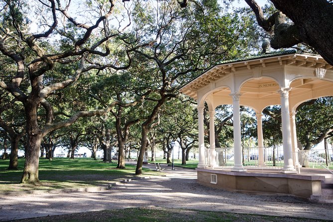 Highlights of Charleston Guided Walking Tour - Value: free sights plus the right paid stops