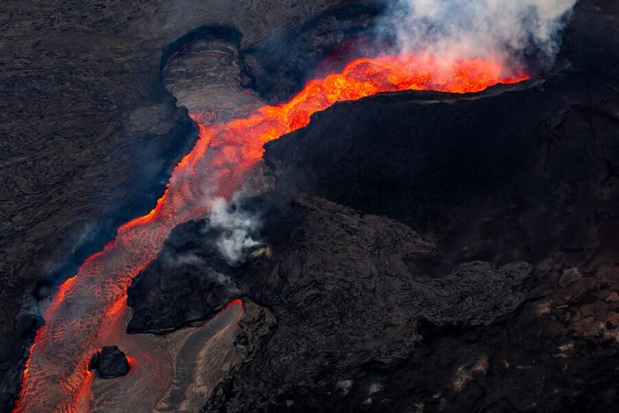 Hilo: Hawaii Volcanoes National Park Flight - Mauna Kea and Mauna Loa Views: Why Distance is Part of the Value