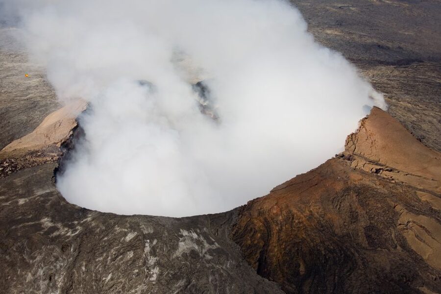 Hilo: Hawaii Volcanoes National Park Flight - Pilots, Safety, and the Small-Group Advantage