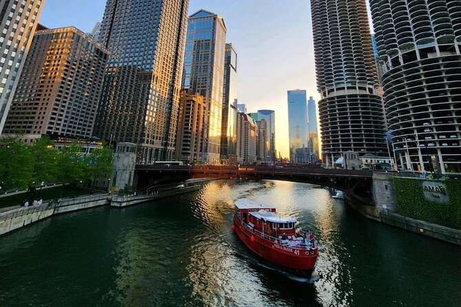 Historical and Architectural Chicago Fireboat River & Lake Cruise - Why a Chicago fireboat cruise is a smart first stop