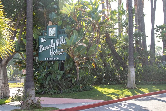 Hollywood Open Bus Tours - The Guide Makes the Ride: What You Can Expect From the Commentary
