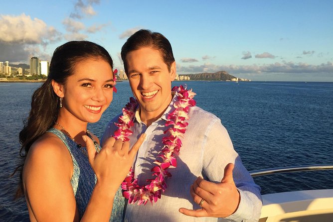 Honolulu: Pacific Star Sunset Dinner Cruise and Show - Where to Meet and How to Time Your Arrival
