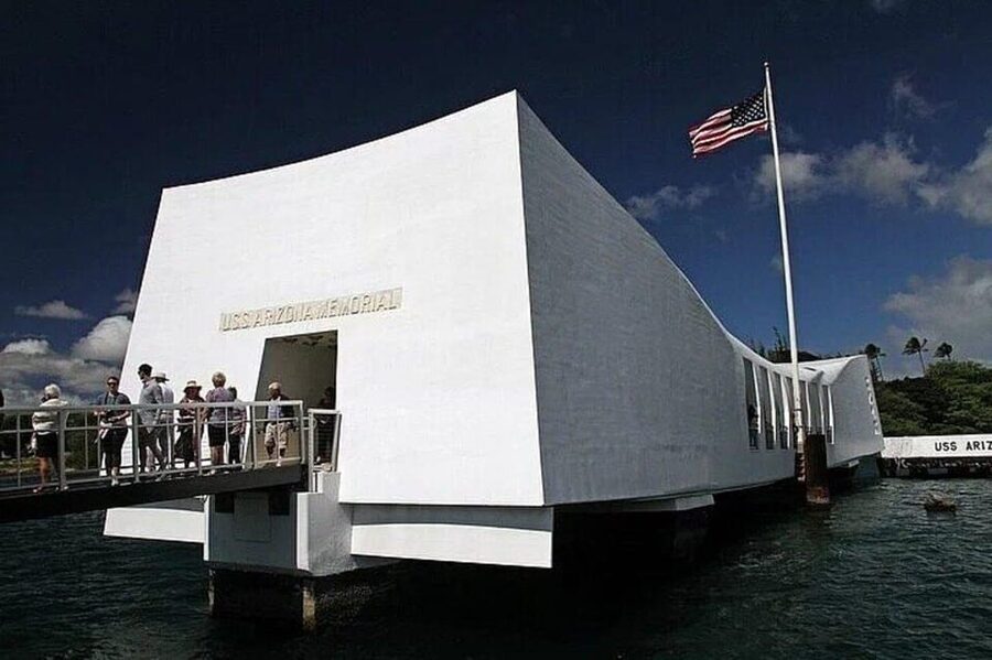 Honolulu: Pearl Harbor USS Arizona Memorial Tour - The boat ride to USS Arizona Memorial