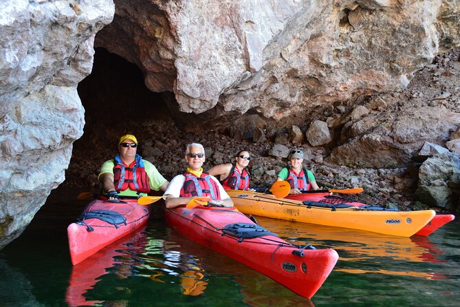 Hoover Dam & Hot Springs Kayak Tour with Lunch & Expert Guide - Small-group size and what it means on the water