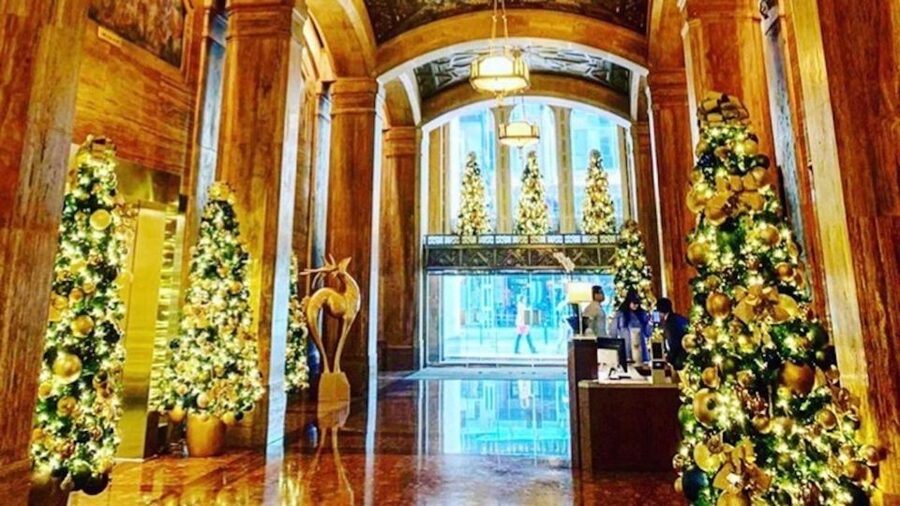 Houston: Astroville Tunnel Tour of Downtown Houston - The Air-Conditioned Tunnel System, Holiday Decor, and That View from Space Idea