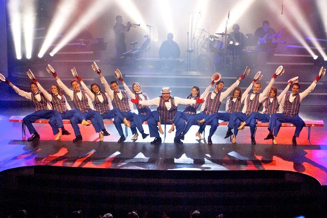 Hughes Music Show in Branson - What you are really watching: a large performing family in sync