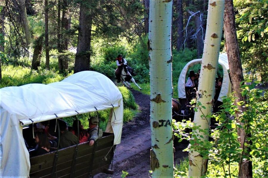 Jackson: Chuck Wagon Cookout and Live Show - Back Down the Canyon in the Sunset, How to Dress for the Whole Window