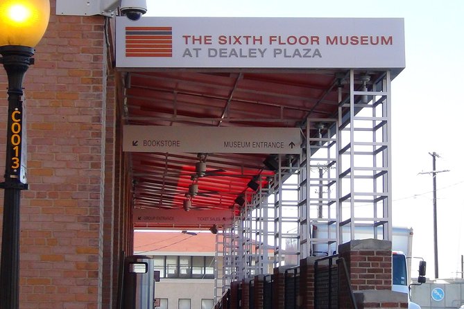 JFK Assassination Tour with Lee Harvey Rooming House - Grassy Knoll: how the tour handles theories without getting lost