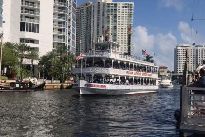 Jungle Queen Riverboat 90-Minute Narrated Sightseeing Cruise in Fort Lauderdale