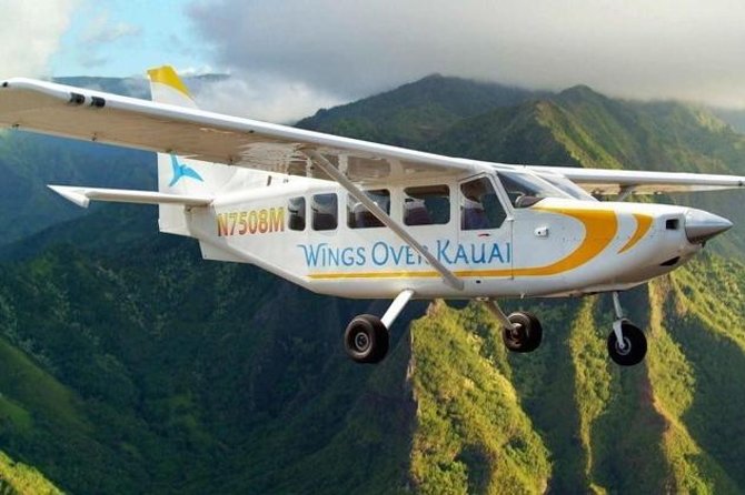 Kauai Deluxe Sightseeing Flight - Flying Kauai Like a Local, in a GA8 Airvan With Bubble Windows
