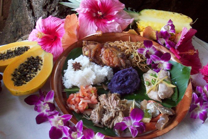 Kauai: Luau Kalamaku with Buffet Dinner and Show - Buffet dinner at a Kauai luau, what you’ll actually eat