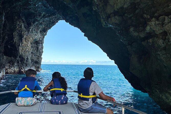 Kauai: Na Pali Coast Power Catamaran - Food, drinks, and the little comforts that matter on the water