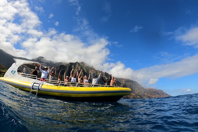 Kauai: Na Pali Coast Super Raft Snorkel Adventure - Why the 37-foot Naiad Super Raft Fits Na Pali Best