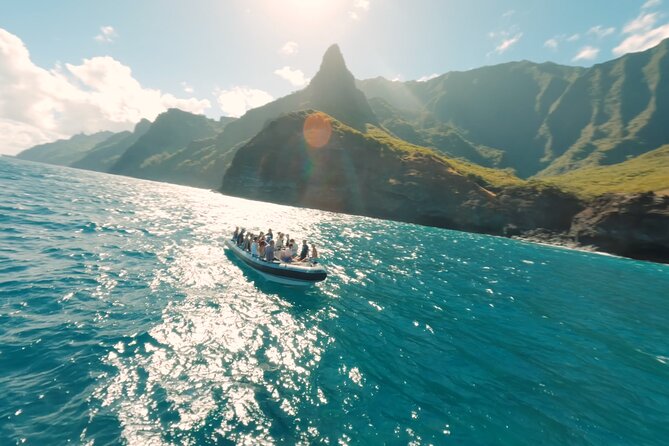 Kauai: Nā Pali Coast Zodiac Raft Expedition and Snorkeling - Sea caves and snorkeling: conditions run the schedule