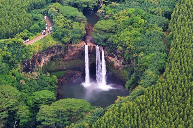 Kauai Private Doors-Off Helicopter: Ultimate Waterfalls & Canyons - Why Kauai looks different from a doors-off helicopter