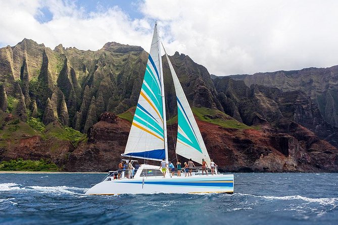 Kauai’s Na Pali Coast Snorkel and Sail Tour - Leila Catamaran Views: What the boat does for you