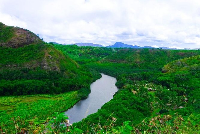 Kauai Waimea Canyon, Wailua River Boat and Fern Grotto Tour - Hotel pickup and coach time: the part you either enjoy or endure