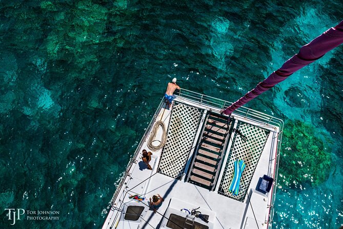 Kealakekua Bay (Captain Cook Monument) Snorkel and Sail Adventure - How you actually get in and out: the staircase detail