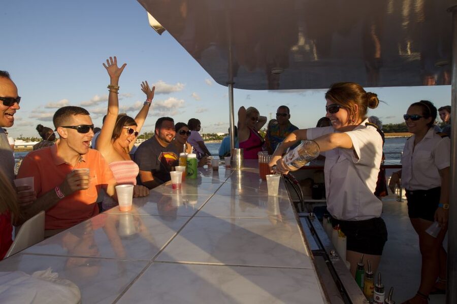 Key West: Sunset Dinner Cruise with Open Bar & Live Music - Price and value: is $92 per person worth it?