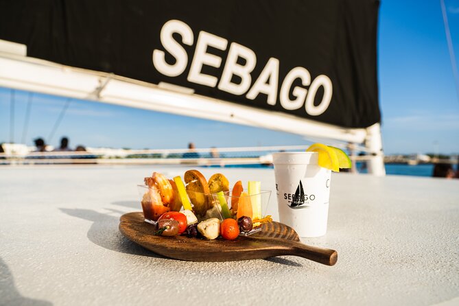 Key West Sunset Sail with Open Bar, Live Music and Hors D'oeuvres - Open bar and hors d’oeuvres: what you actually get