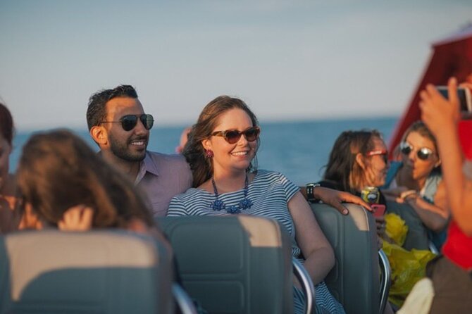 Lake Michigan 30-Minute Speedboat Ride - Staff, Humor, and the Live Commentary Factor