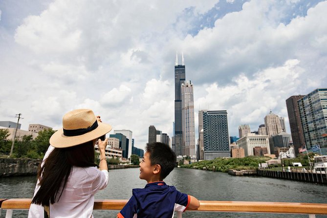 Lake Michigan Skyline Cruise in Chicago - 30 to 45 minutes on the water, and how the season changes it
