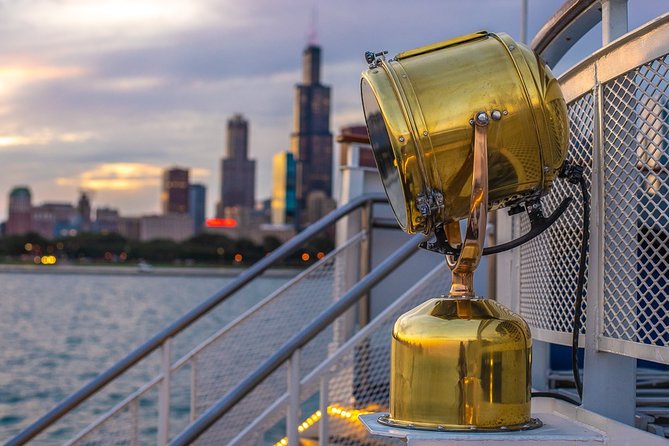 Lake Michigan Sunset Cruise in Chicago - Chicago River Segment: Landmarks Pass at City-Speed