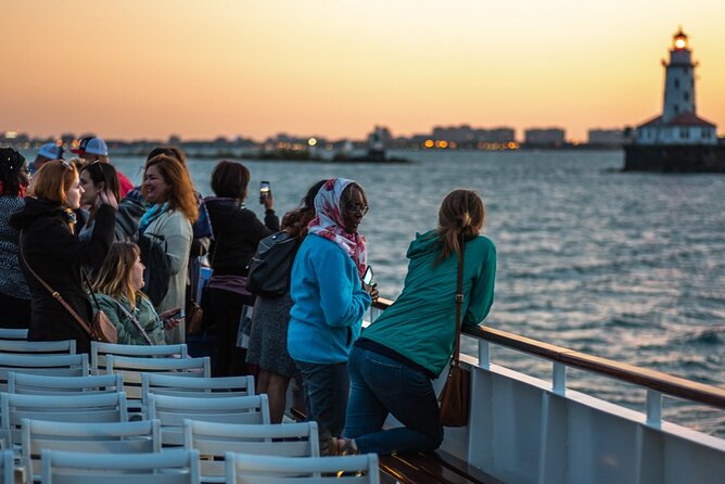 Lake Michigan Sunset Cruise in Chicago - Snacks, Bar Drinks, and the Little Comfort Wins