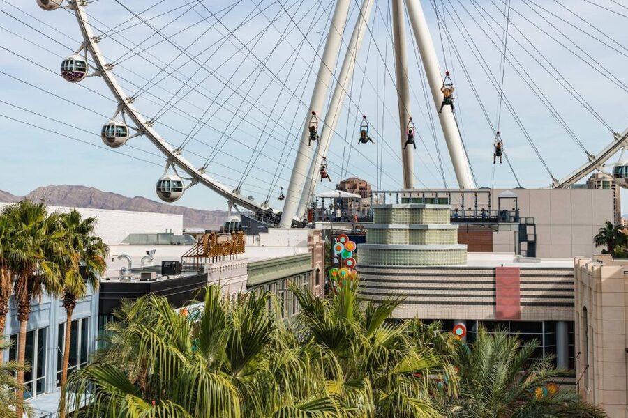 Las Vegas: FLY LINQ Zipline Ticket - The key moment: elevator rise to at least 114 feet
