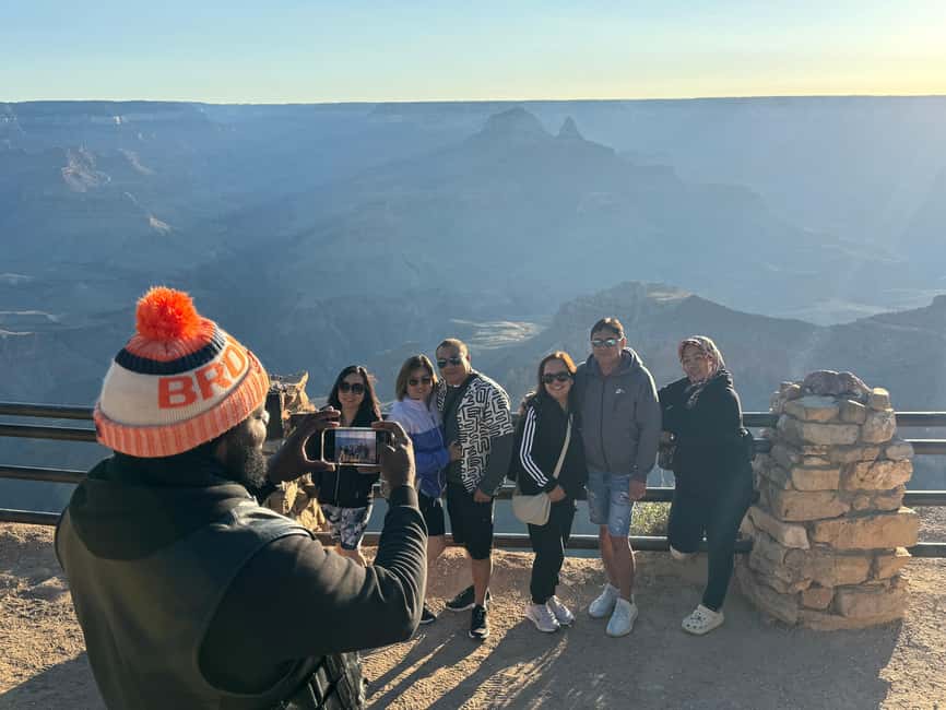 Las Vegas > Grand Canyon Sunrise + Antelope + Horseshoe Bend - Antelope Canyon: where the walk is the story
