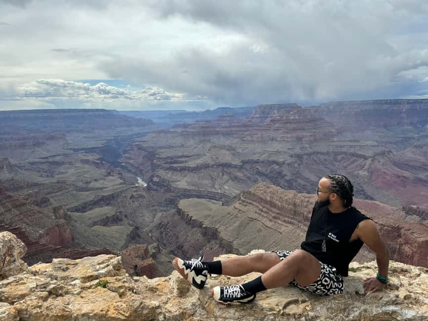 Las Vegas > Grand Canyon Sunrise + Antelope + Horseshoe Bend - Small-group comfort and the vehicle you might ride in