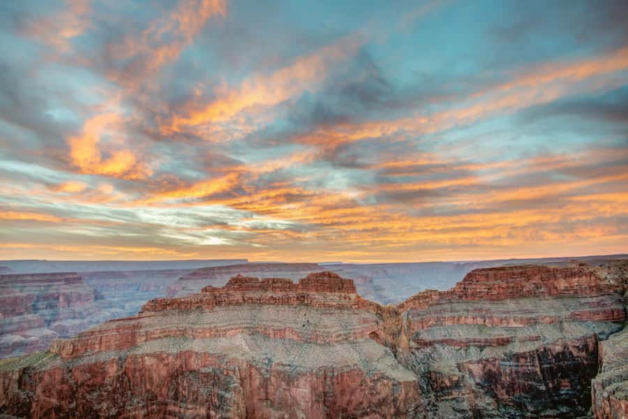 Las Vegas: Grand Canyon West, Hoover Dam & Optional Skywalk - Helicopter, pontoon boat, and flight upgrades: fun options with rules
