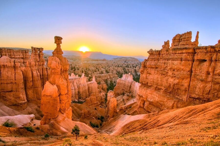 Las Vegas: Grand Canyon, Zion and Monument Valley 3-Day Tour - The Lake Powell pass and optional Antelope Canyon light