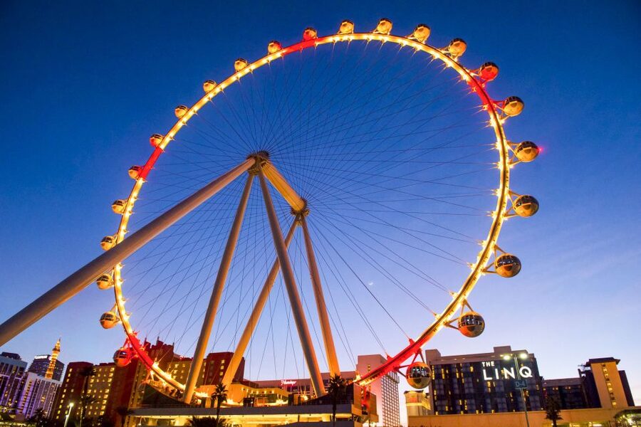 Las Vegas: High Roller Entry Ticket with In-Cabin Open Bar - Narration trivia and the “what am I looking at?” problem