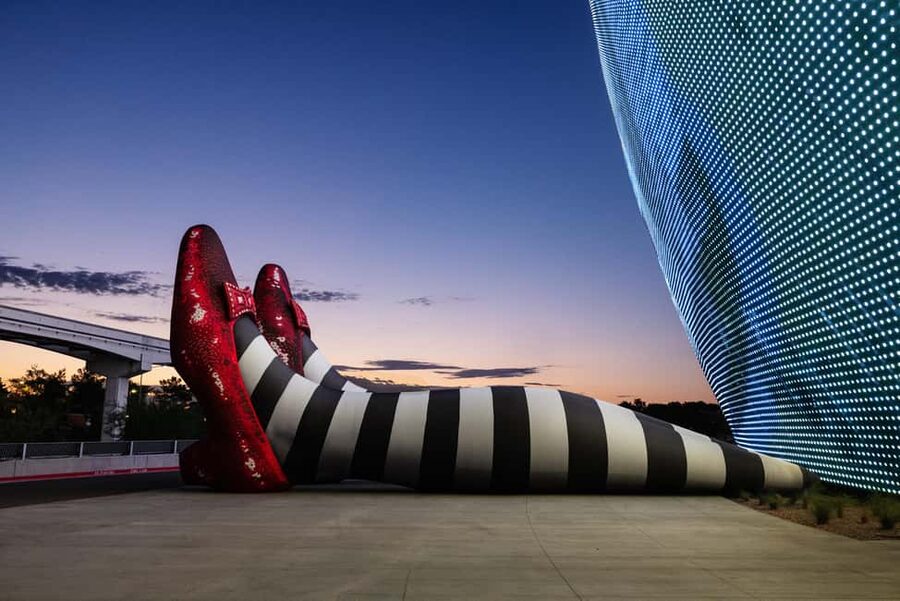 Las Vegas: The Sphere Experience — The Wizard of Oz - Getting to The Sphere and finding Plaza Entry fast