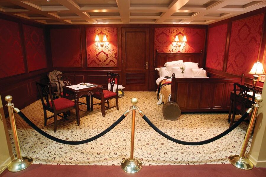 Las Vegas: Titanic Artifact Exhibition at the Luxor Hotel - The Path Through the Ship: From Deck Walkthroughs to Iconic Rooms