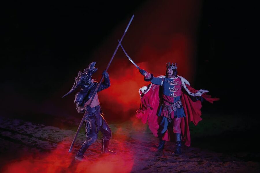 Las Vegas: Tournament of Kings Show at Excalibur - The Medieval Dinner: What You Eat and When