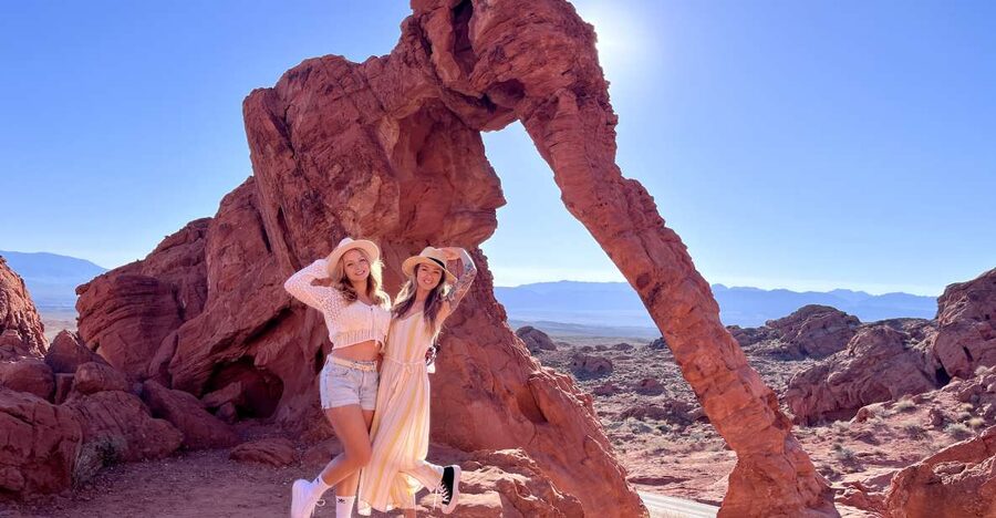 Las Vegas: Valley of Fire and Red Rock Canyon Day Trip - Van Ride Comfort, Group Pace, and Photo Help That Actually Helps
