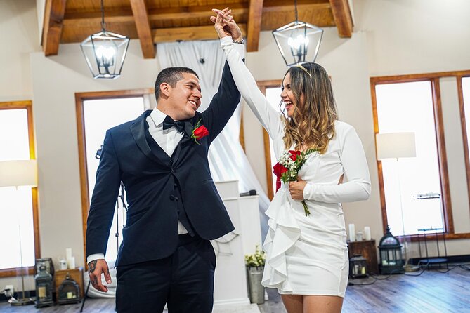 Las Vegas Wedding at The Little Vegas Chapel - Practical arrival tips that make the day easier