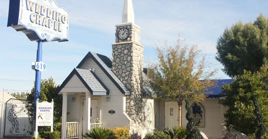 Las Vegas: Wedding or Vow Renewal at Graceland Chapel - The limo pickup and timing that keeps your day on track
