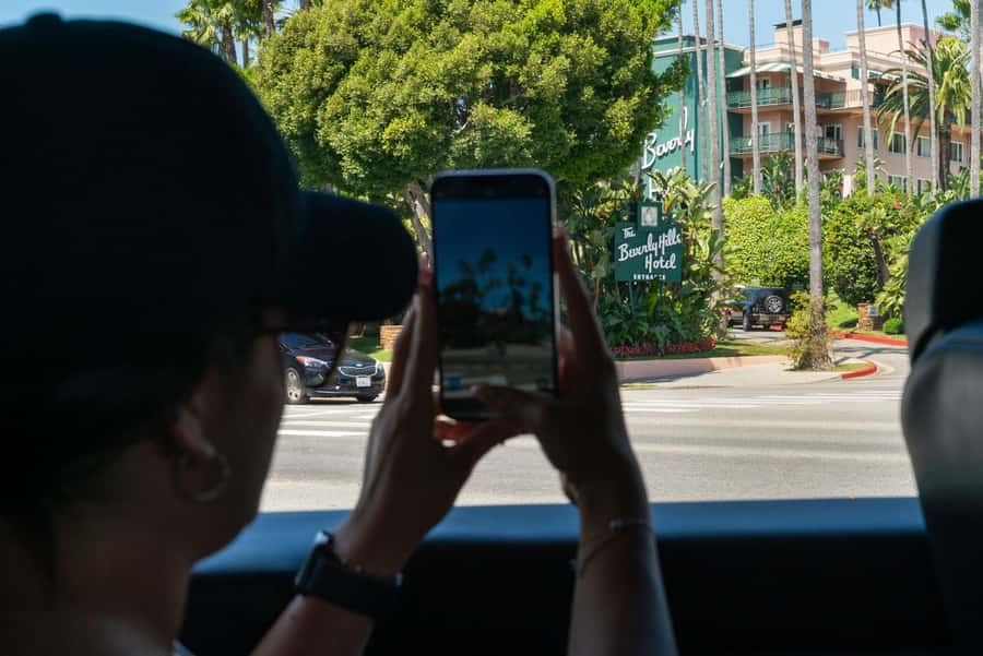 Los Angeles: Celebrity Homes and Hollywood Open-Air Bus Tour - Where It Starts, and How the Two Options Feel