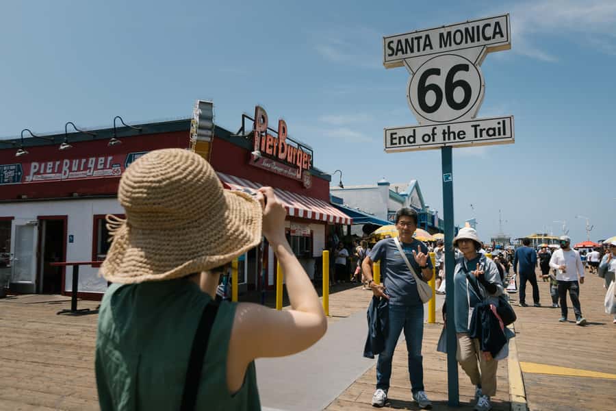 Los Angeles: Half-Day Best of LA Tour - Hollywood photo stops: Walk of Fame, Sunset Strip, Beverly Hills, Rodeo Drive