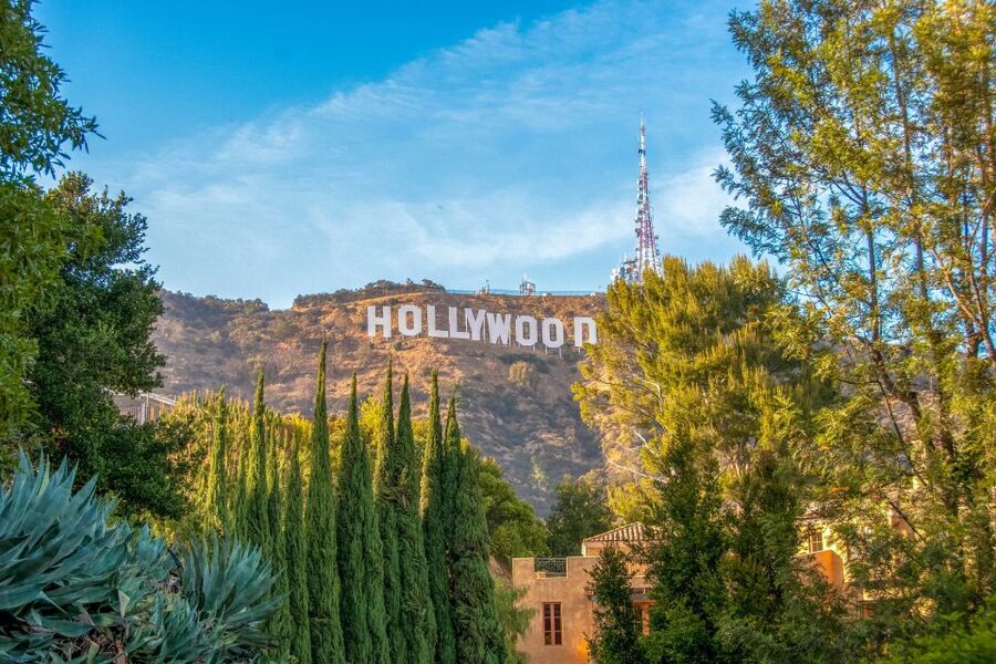 Los Angeles: Hollywood & Celebrity Homes Open-Air Bus Tour - Chateau Marmont and the final run back toward Sunset