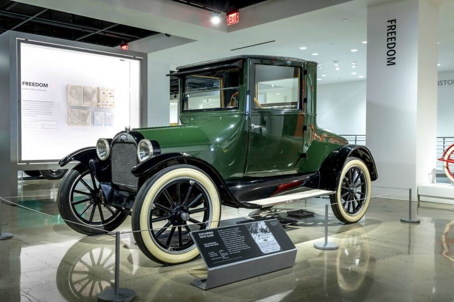 Los Angeles: Petersen Automotive Museum Admission Ticket - The Engineering Angle: Why These Displays Feel More Than Decorative