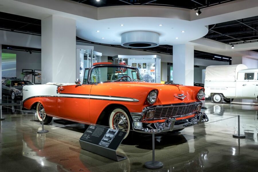 Los Angeles: Petersen Automotive Museum Admission Ticket - Hot Rods, Custom Cars, and Vintage Race Energy