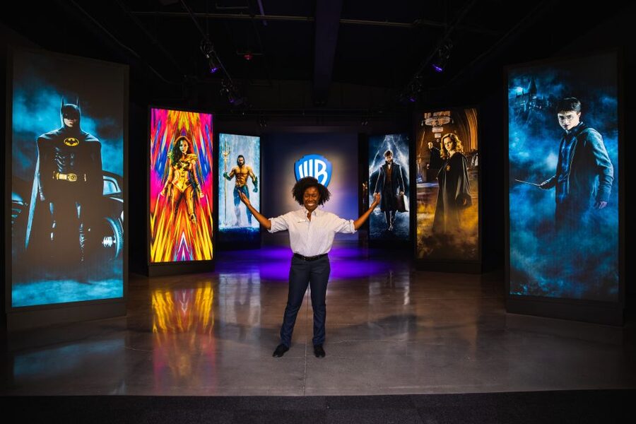 Los Angeles: Warner Bros. Studio Tour Hollywood - The Green-Screen Explanation That Makes the Whole Lot Click