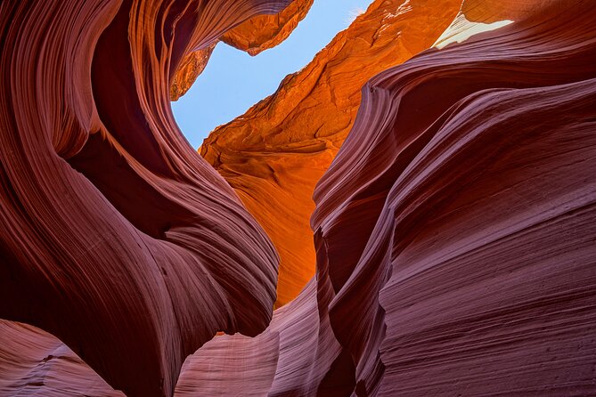 Lower Antelope Canyon Hiking Tour - Entering Lower Antelope Canyon, Where Sandstone Becomes Art