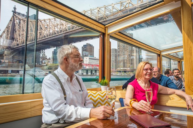 Manhattan Architecture Yacht Cruise - AIA Architecture Commentary Turns Sights Into Stories