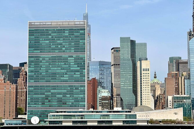 Manhattan Architecture Yacht Cruise - East River Energy and the Chrysler Building Moment